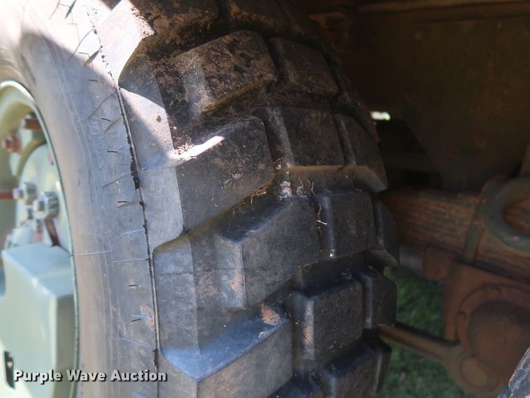 image for item GS9926 1996 Am General M109A4  flatbed truck