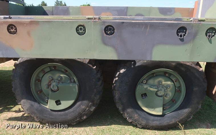 image for item GS9926 1996 Am General M109A4  flatbed truck