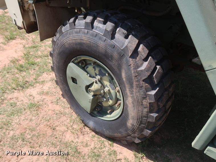 image for item GS9926 1996 Am General M109A4  flatbed truck