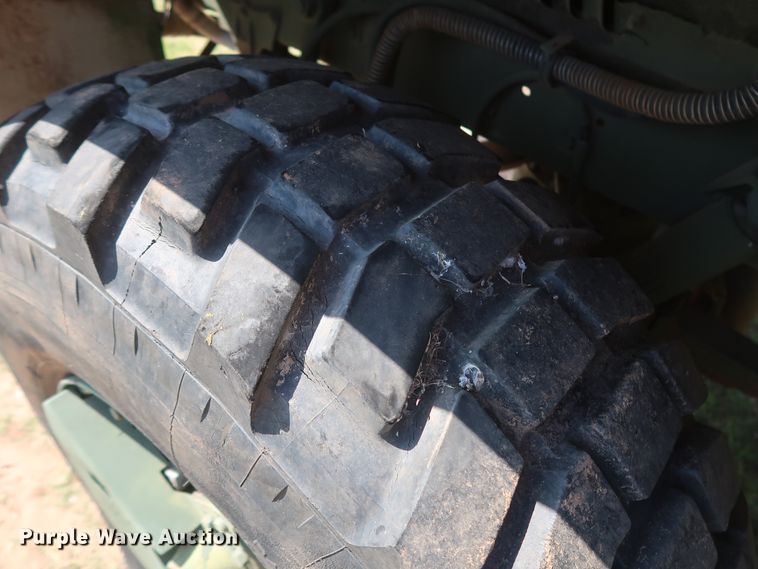 image for item GS9926 1996 Am General M109A4  flatbed truck