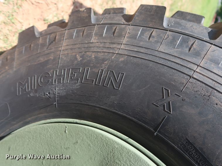 image for item GS9926 1996 Am General M109A4  flatbed truck