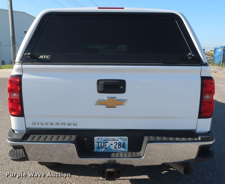 image for item GS9933 2015 Chevrolet Silverado 2500HD  Crew Cab pickup truck