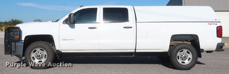 image for item GS9933 2015 Chevrolet Silverado 2500HD  Crew Cab pickup truck