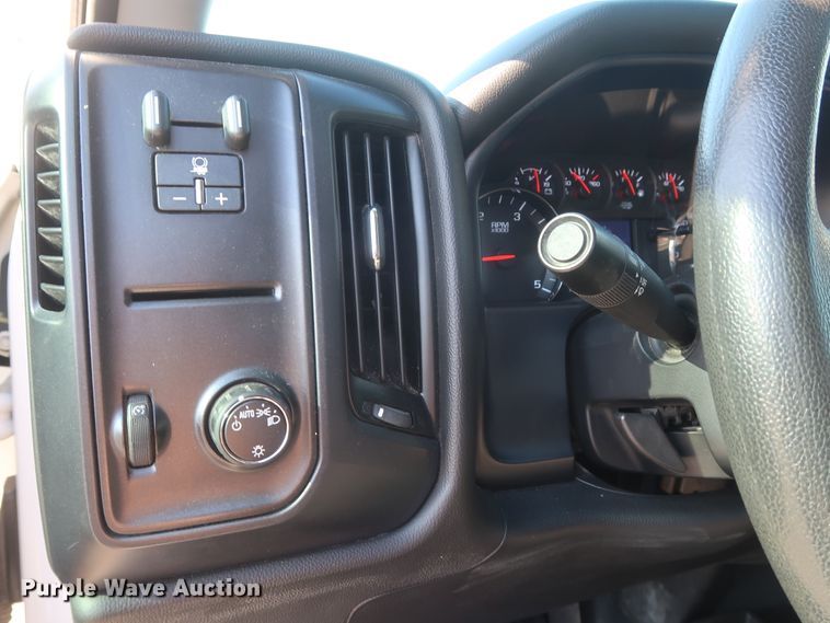 image for item GS9933 2015 Chevrolet Silverado 2500HD  Crew Cab pickup truck