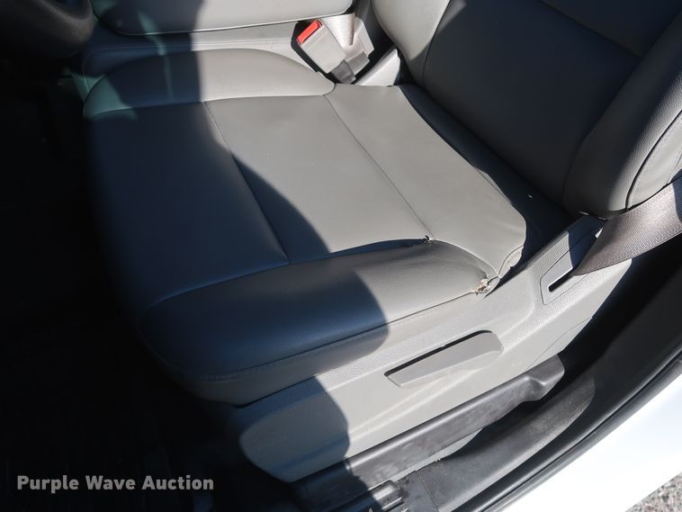 image for item GS9933 2015 Chevrolet Silverado 2500HD  Crew Cab pickup truck