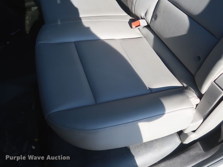 image for item GS9933 2015 Chevrolet Silverado 2500HD  Crew Cab pickup truck