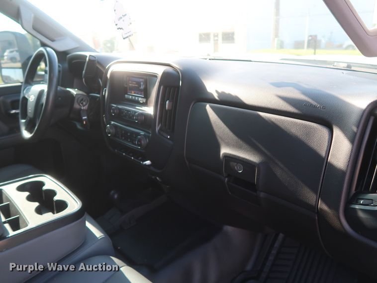 image for item GS9933 2015 Chevrolet Silverado 2500HD  Crew Cab pickup truck