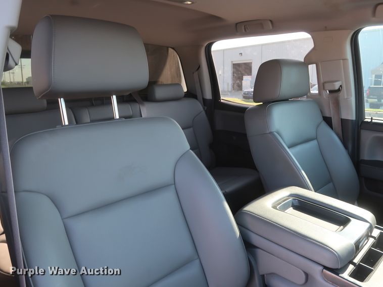 image for item GS9933 2015 Chevrolet Silverado 2500HD  Crew Cab pickup truck