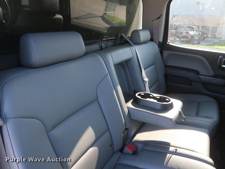 image for item GS9933 2015 Chevrolet Silverado 2500HD  Crew Cab pickup truck