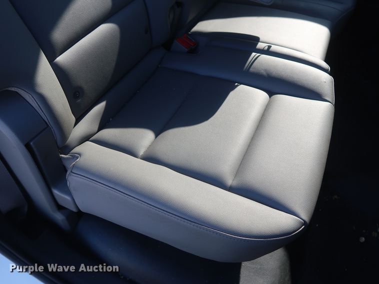 image for item GS9933 2015 Chevrolet Silverado 2500HD  Crew Cab pickup truck