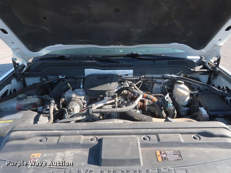 image for item GS9933 2015 Chevrolet Silverado 2500HD  Crew Cab pickup truck