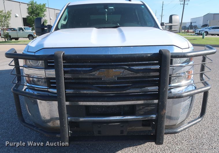 image for item GS9933 2015 Chevrolet Silverado 2500HD  Crew Cab pickup truck