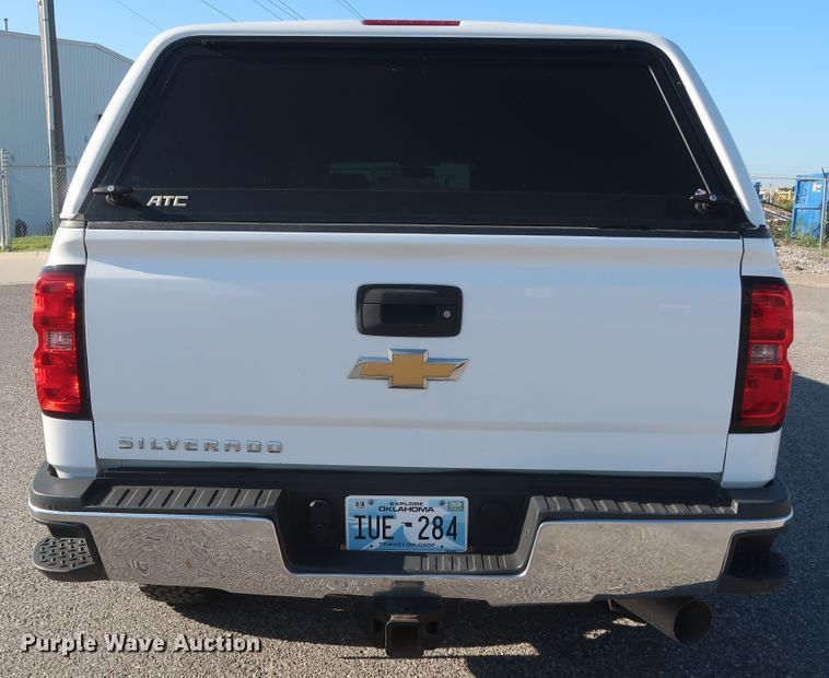 image for item GS9933 2015 Chevrolet Silverado 2500HD  Crew Cab pickup truck