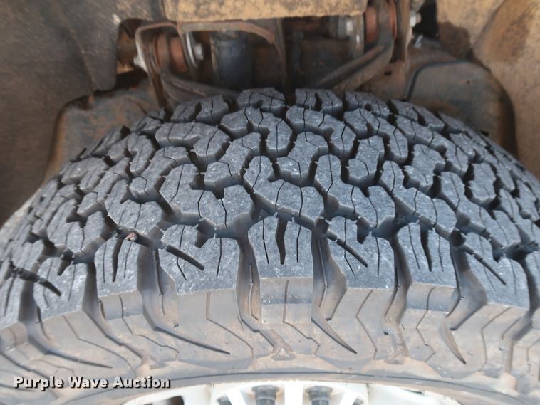 image for item GS9933 2015 Chevrolet Silverado 2500HD  Crew Cab pickup truck