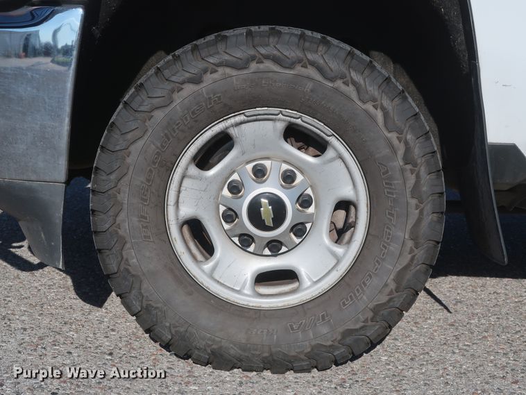 image for item GS9933 2015 Chevrolet Silverado 2500HD  Crew Cab pickup truck