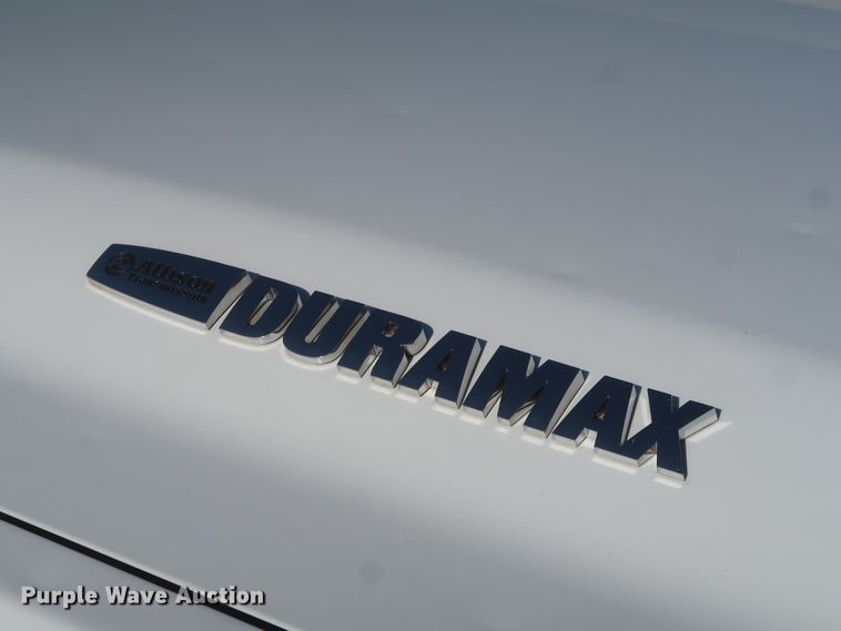 image for item GS9933 2015 Chevrolet Silverado 2500HD  Crew Cab pickup truck