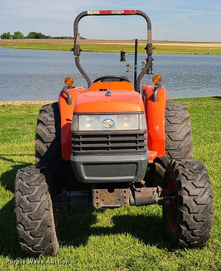 image for item GT9025 Kubota L4400  MFWD tractor