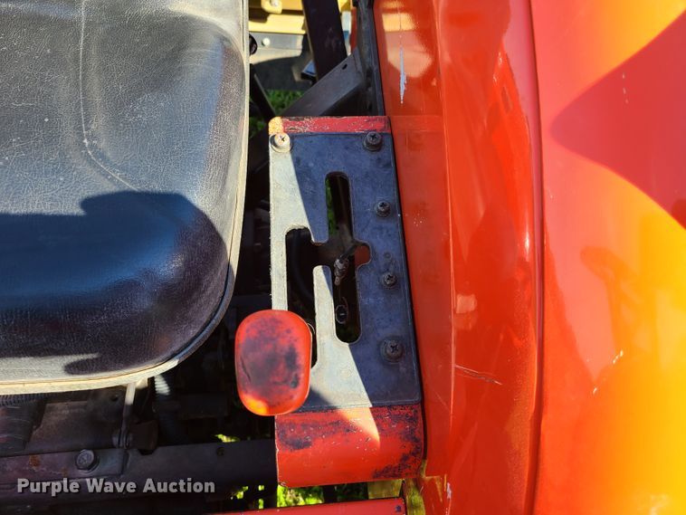 image for item GT9025 Kubota L4400  MFWD tractor