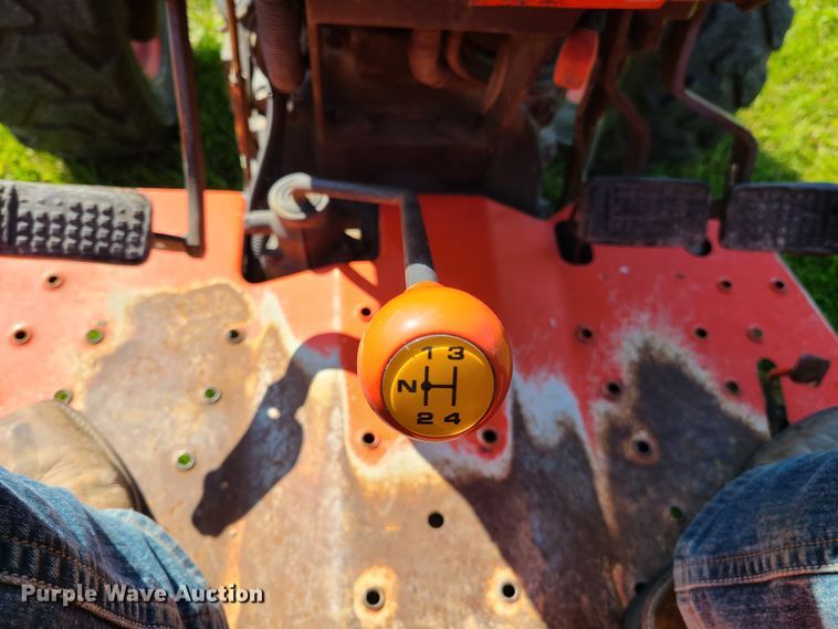 image for item GT9025 Kubota L4400  MFWD tractor