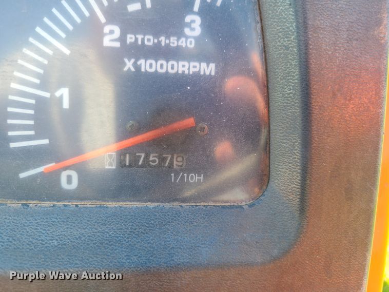 image for item GT9025 Kubota L4400  MFWD tractor