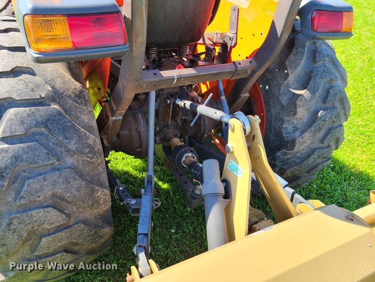 image for item GT9025 Kubota L4400  MFWD tractor