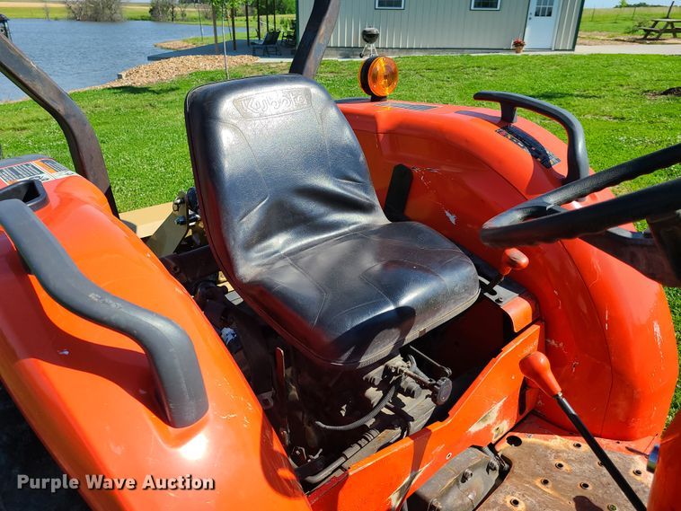 image for item GT9025 Kubota L4400  MFWD tractor