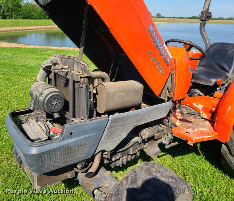 image for item GT9025 Kubota L4400  MFWD tractor