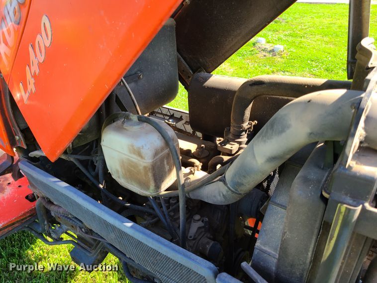 image for item GT9025 Kubota L4400  MFWD tractor
