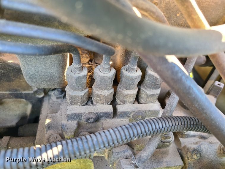 image for item GT9025 Kubota L4400  MFWD tractor