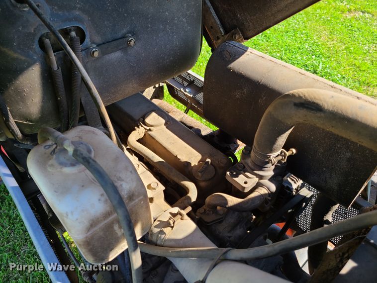 image for item GT9025 Kubota L4400  MFWD tractor