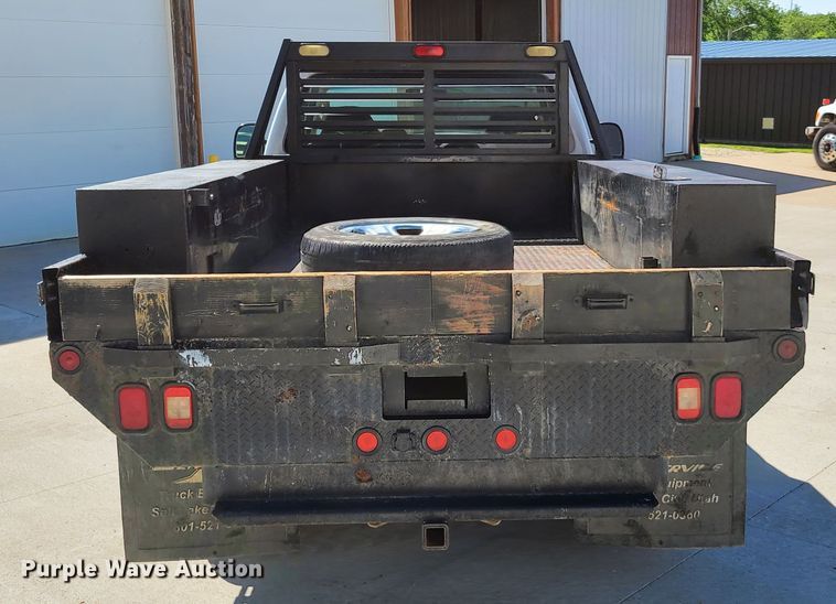 image for item GT9032 2008 Ford F350 Super Duty  flatbed pickup truck