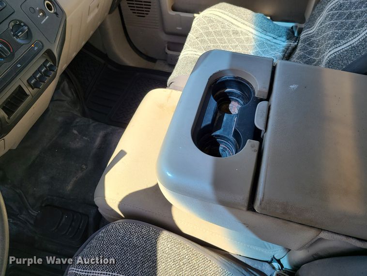 image for item GT9032 2008 Ford F350 Super Duty  flatbed pickup truck