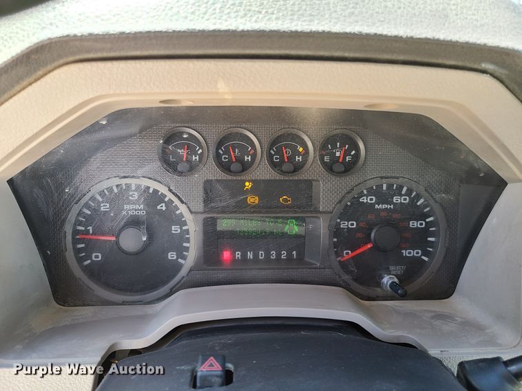 image for item GT9032 2008 Ford F350 Super Duty  flatbed pickup truck