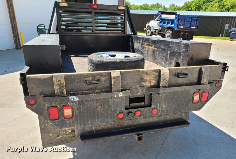 image for item GT9032 2008 Ford F350 Super Duty  flatbed pickup truck