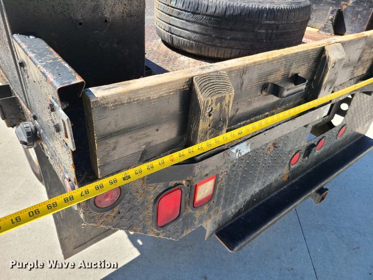 image for item GT9032 2008 Ford F350 Super Duty  flatbed pickup truck