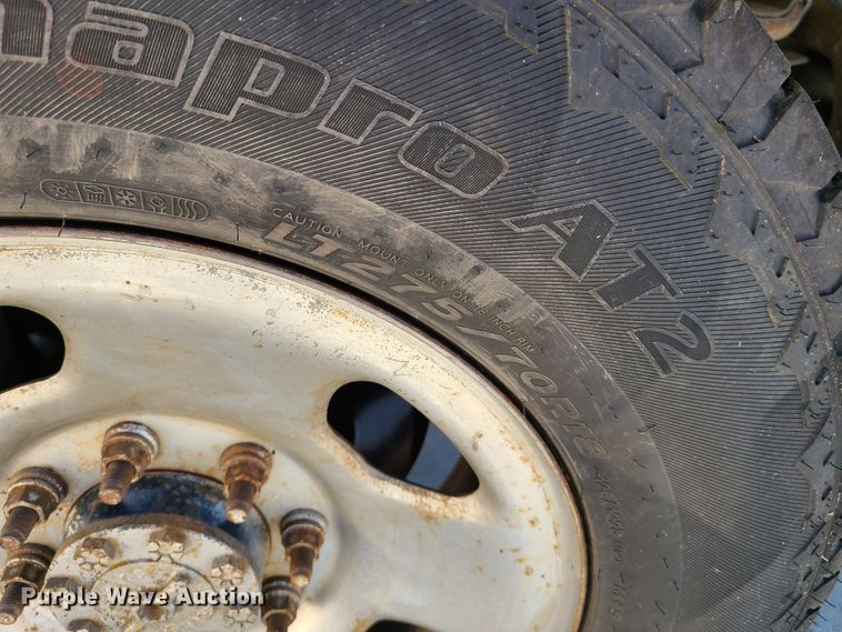 image for item GT9032 2008 Ford F350 Super Duty  flatbed pickup truck