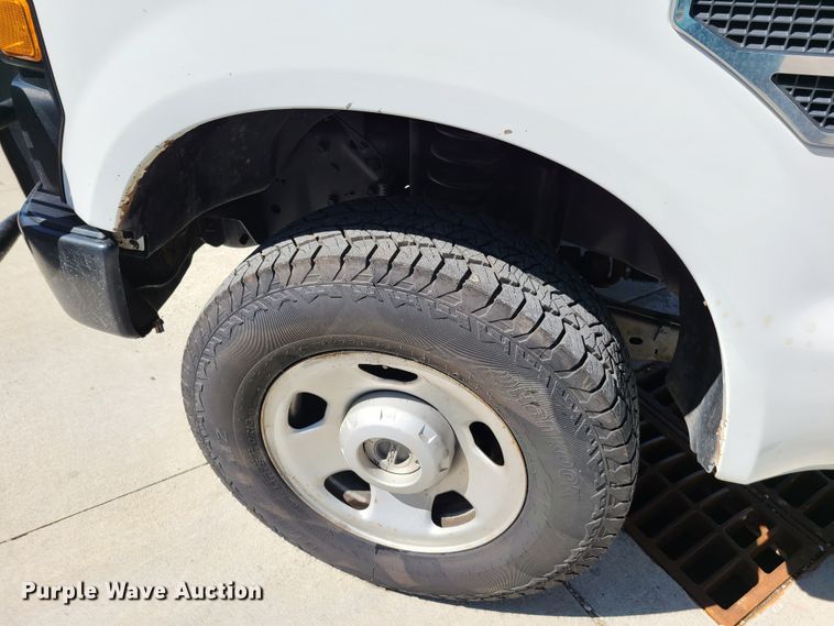 image for item GT9032 2008 Ford F350 Super Duty  flatbed pickup truck