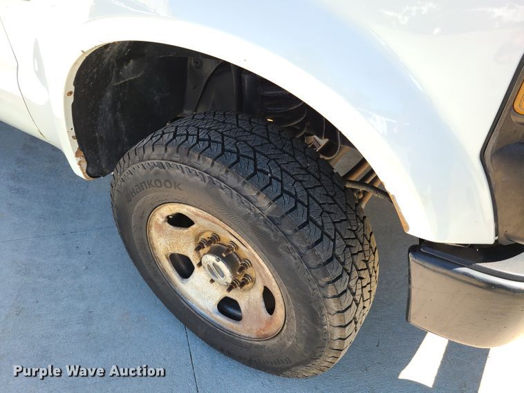 image for item GT9032 2008 Ford F350 Super Duty  flatbed pickup truck