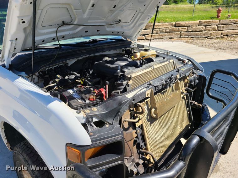 image for item GT9032 2008 Ford F350 Super Duty  flatbed pickup truck