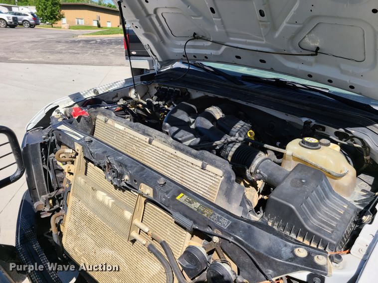 image for item GT9032 2008 Ford F350 Super Duty  flatbed pickup truck