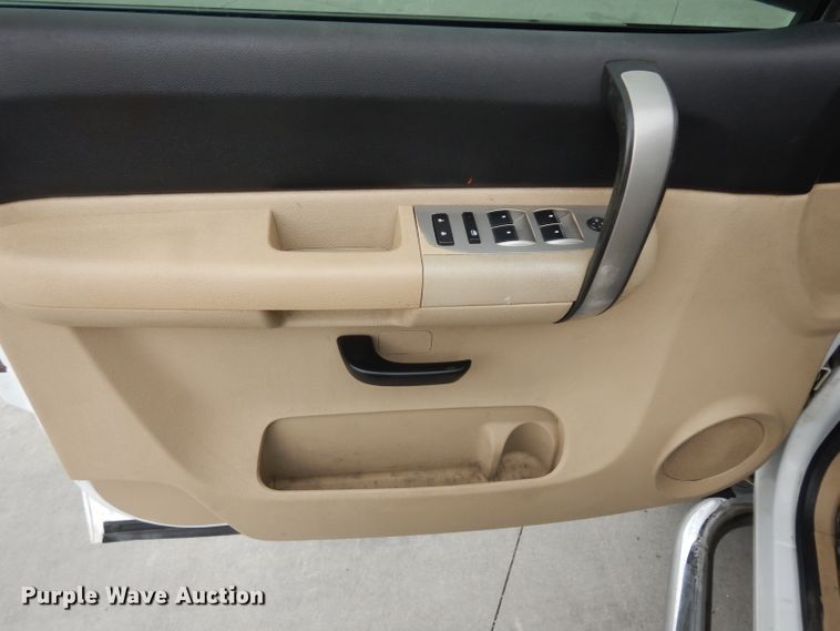 image for item GW9102 2008 Chevrolet Silverado 2500  Crew Cab pickup truck