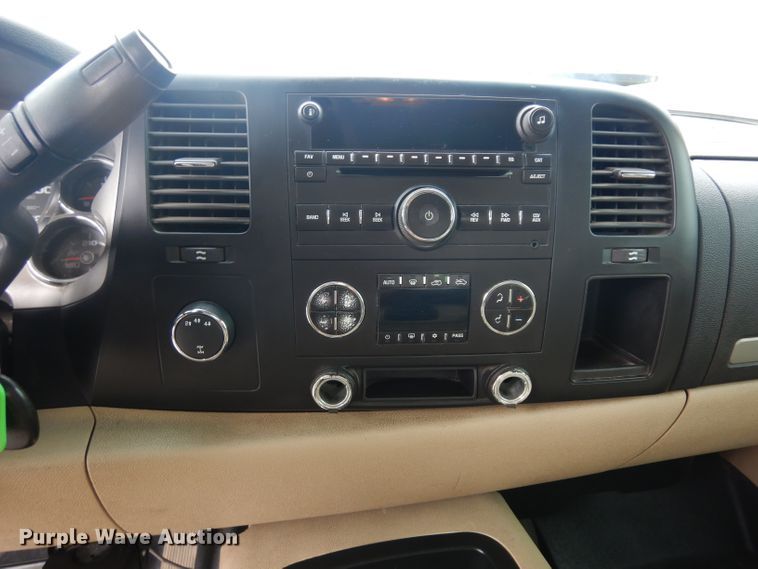 image for item GW9102 2008 Chevrolet Silverado 2500  Crew Cab pickup truck