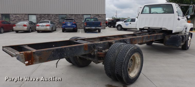 image for item GW9105 1997 Chevrolet TopKick C7500  truck cab and chassis