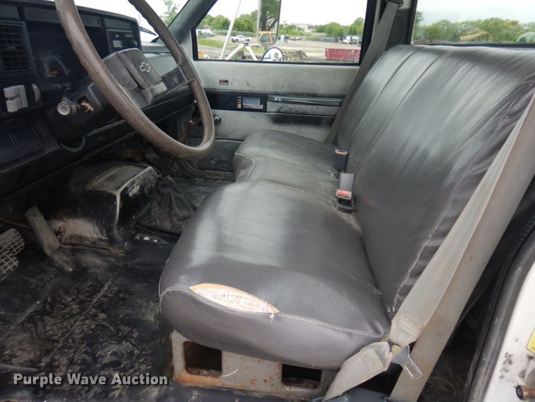 image for item GW9105 1997 Chevrolet TopKick C7500  truck cab and chassis