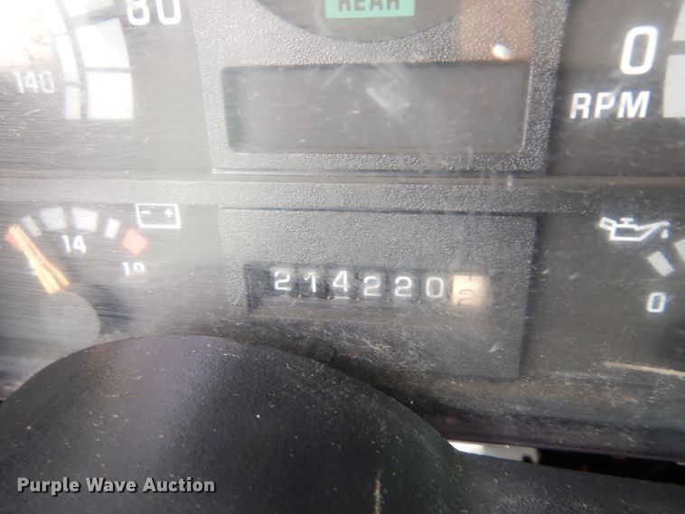 image for item GW9105 1997 Chevrolet TopKick C7500  truck cab and chassis