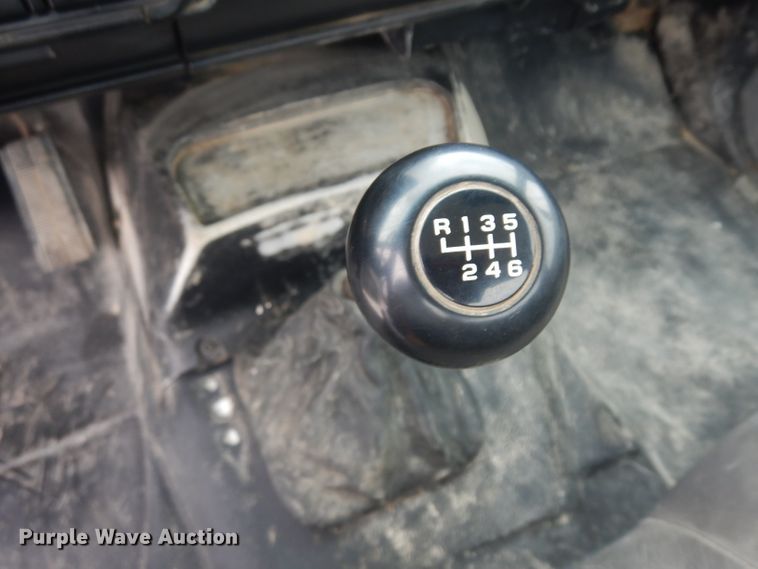 image for item GW9105 1997 Chevrolet TopKick C7500  truck cab and chassis