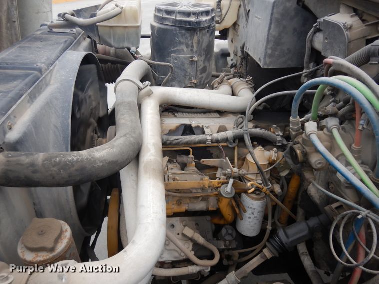 image for item GW9105 1997 Chevrolet TopKick C7500  truck cab and chassis