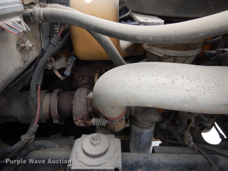 image for item GW9105 1997 Chevrolet TopKick C7500  truck cab and chassis