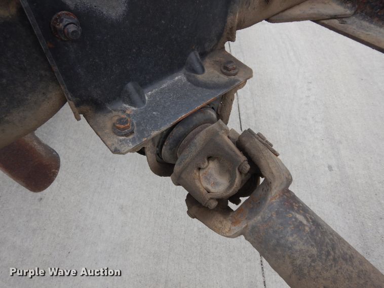 image for item GW9105 1997 Chevrolet TopKick C7500  truck cab and chassis