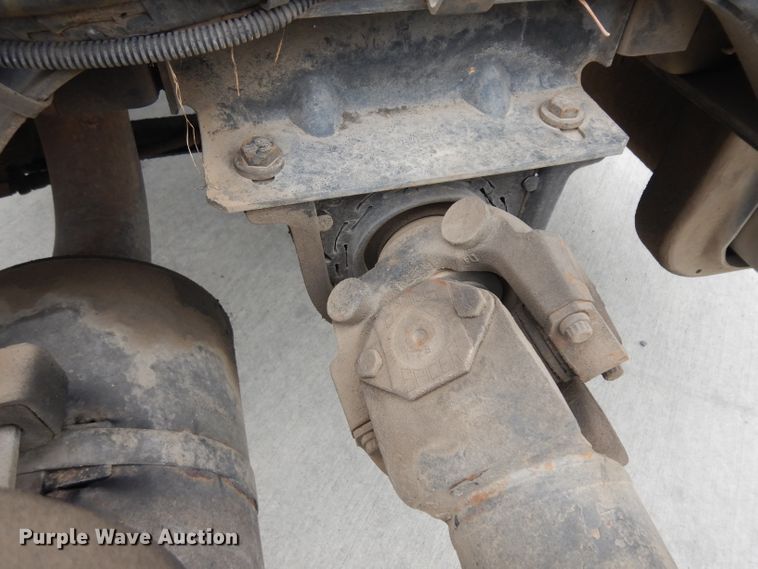 image for item GW9105 1997 Chevrolet TopKick C7500  truck cab and chassis